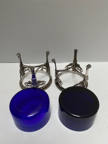 SALT AND PEPPER SHAKER IN SOLID SILVER