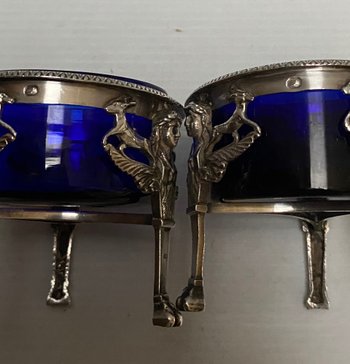 SALT AND PEPPER SHAKER IN SOLID SILVER