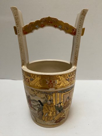 EARTHENWARE VASE OF SATZUMA