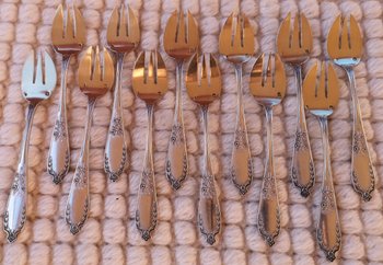 12 oyster / cake forks in silver neck brace goldsmith Joseph Crossard early twentieth (D 0144)