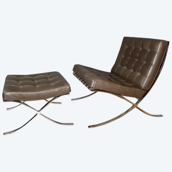 Fauteuil Barcelona Et Son Ottoman Par Mies Van Der Rohe Vers 1970