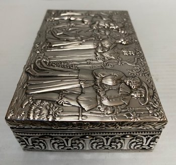 SOLID SILVER BOX XIXTH CENTURY