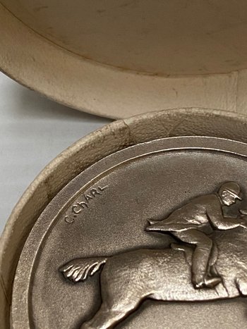 MEDAILLE AUS VERSILBERTER BRONZE