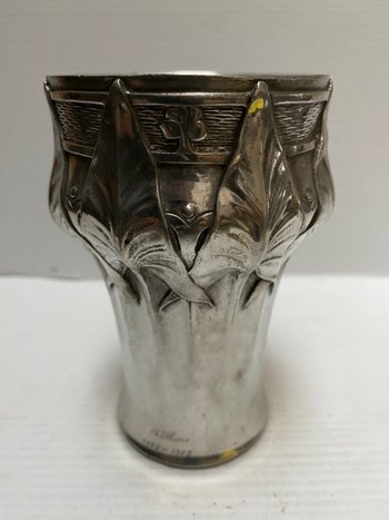 VASO IN PELTRO MASSICCIO ART NOUVEAU