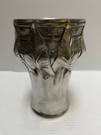 VASO IN PELTRO MASSICCIO ART NOUVEAU