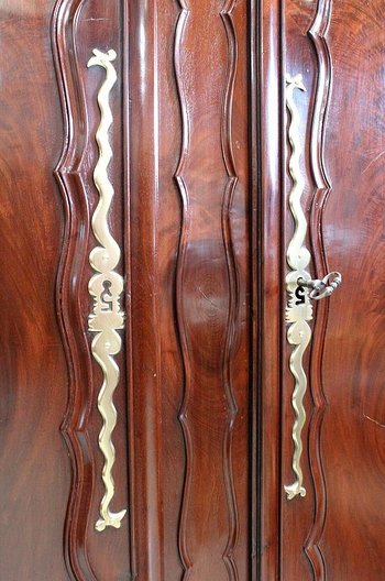 Exceptionnelle Armoire de Port, en Acajou de Cuba, région Nantaise - 1776