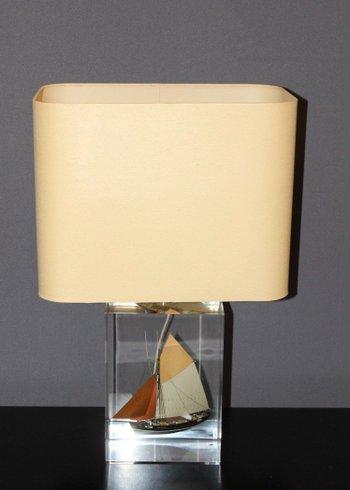 Lampe En Plexiglas Inclusion De Bateau Vers 1980