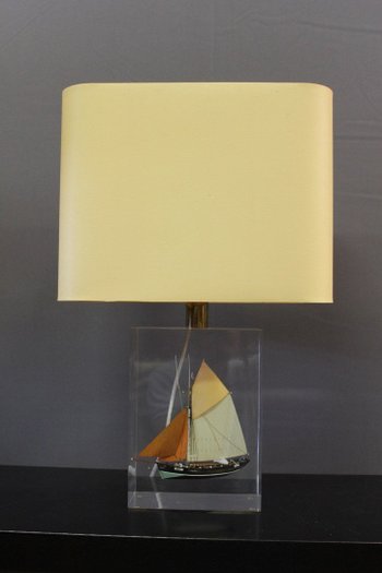 Lampe En Plexiglas Inclusion De Bateau Vers 1980