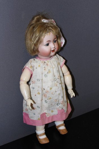 Poupée , Bébé Caractère, Tête Porcelaine Simon Et Halbig Numéro 126