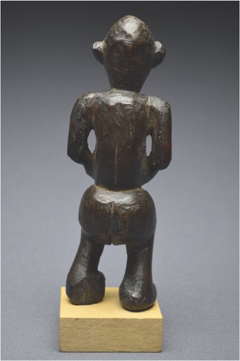 Tanzanie, Peuple Zigwa, Milieu du XXème siècle, Ancienne statuette anthropomorphe à patine brillante