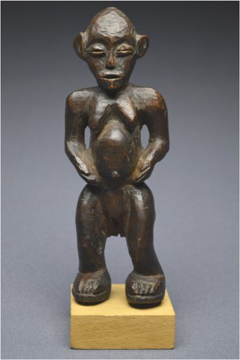 Tanzanie, Peuple Zigwa, Milieu du XXème siècle, Ancienne statuette anthropomorphe à patine brillante