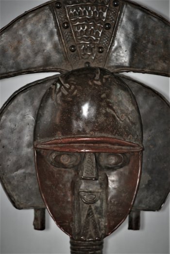 Important Janus kota reliquary figure, Gabon.