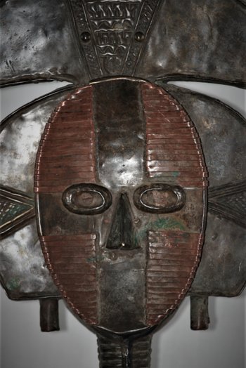 Important Janus kota reliquary figure, Gabon.