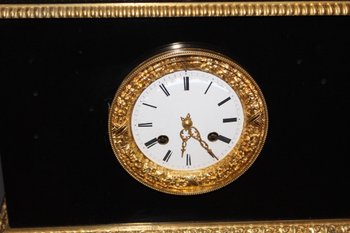 Restoration period clock with Lion of Venice in marble and gilt bronze