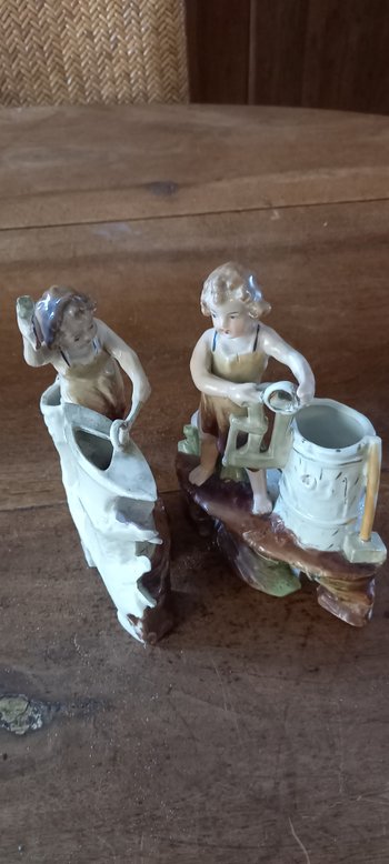 Figurines en porcelaine vernissées/ sujets métiers XXème