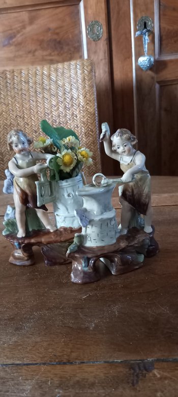 Figurines en porcelaine vernissées/ sujets métiers XXème