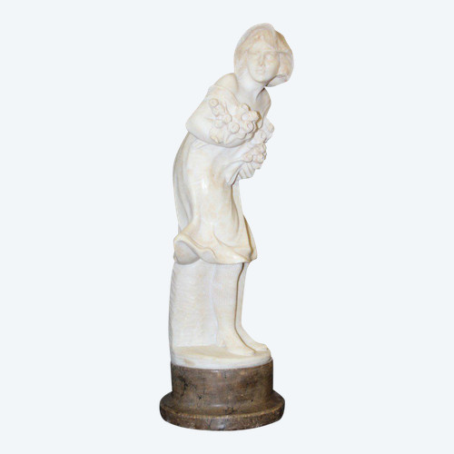 Scultura in alabastro di giovane donna con rose 1900 ca.