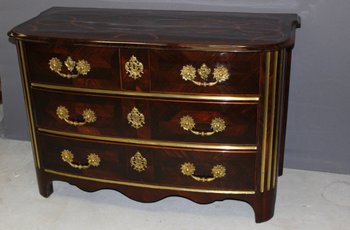 Commode d'époque Régence En Palissandre