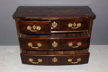 Commode d'époque Régence En Palissandre