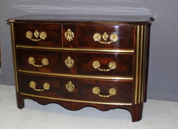 Commode d'époque Régence En Palissandre