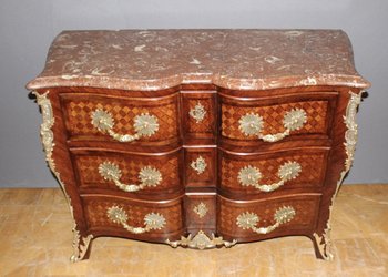 Cassettiera a balestra Luigi XIV con intarsio a cubetti