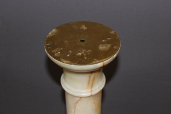 Colonne De Présentation En Onyx à Plateau Pivotant