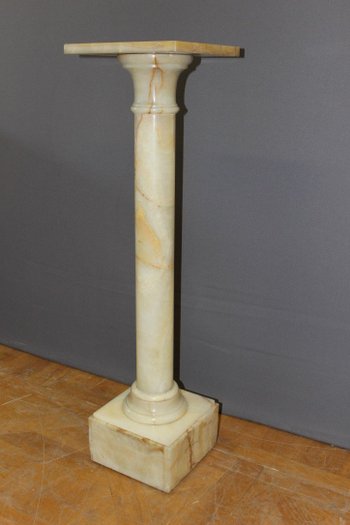 Colonne De Présentation En Onyx à Plateau Pivotant