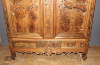 Armadio Bressane con cornice ad arco XVIII