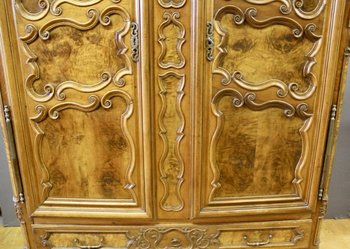Armadio Bressane con cornice ad arco XVIII