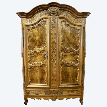 Bressane cabinet with arched cornice XVIII