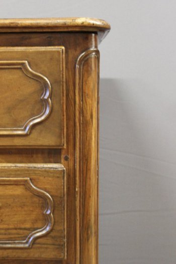 Commode Provençale En Noyer Dite Sauteuse XVIII