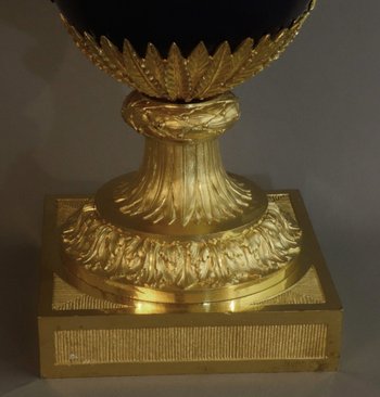 Coppia di importanti vasi Luigi XVI
