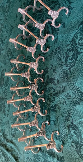 12 Boulenger knife holders.