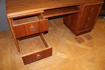 Art Deco Schreibtisch In Nussbaum