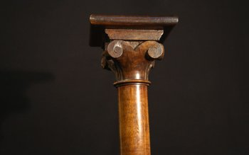 Colonne / sellette en noyer XVIIème siècle 
