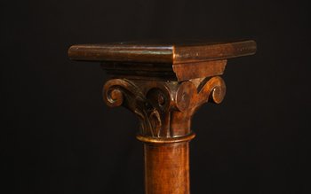Colonne / sellette en noyer XVIIème siècle 