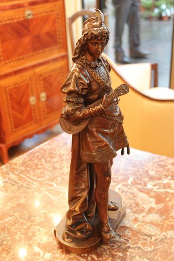 Scultura di un suonatore di mandolino di Bouret