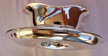 Christofle silver plated "Perles" model gravy boat (ref MA 0628)