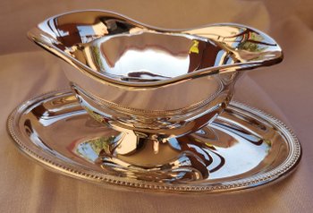 Christofle silver plated "Perles" model gravy boat (ref MA 0628)