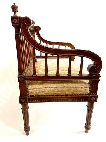 Sessel mit breiter Sitzfläche im Stil Louis XVI