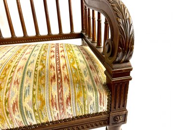 Sessel mit breiter Sitzfläche im Stil Louis XVI