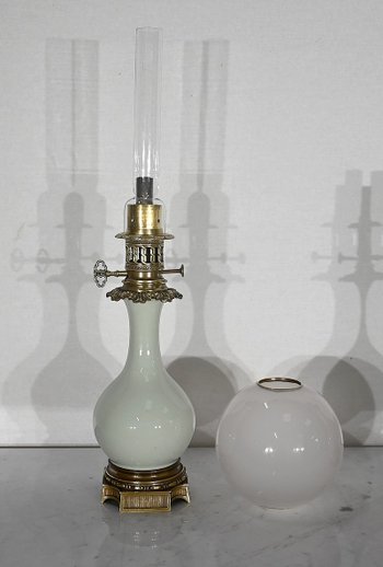 Paire de Lampes à Pétrole en Céladon et Bronze, époque Napoléon III – Milieu XIXe