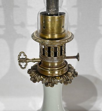 Paire de Lampes à Pétrole en Céladon et Bronze, époque Napoléon III – Milieu XIXe