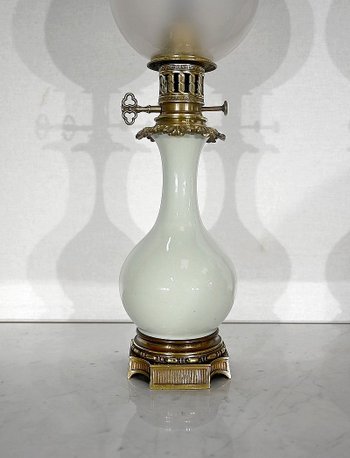 Paire de Lampes à Pétrole en Céladon et Bronze, époque Napoléon III – Milieu XIXe