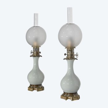 Paire de Lampes à Pétrole en Céladon et Bronze, époque Napoléon III – Milieu XIXe