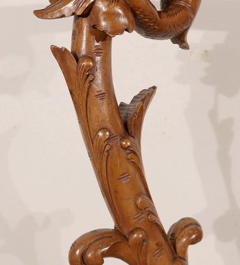 Sellette « Eros chevauchant un dauphin » en bois naturel et bois noirci, goût Napoléon III – 2ème moitié XIXe