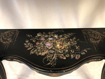 Grande console Napoléon III, bois noirci à riche décor peint et burgauté