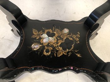 Table à ouvrage ou travailleuse Napoléon III, bois noirci burgauté