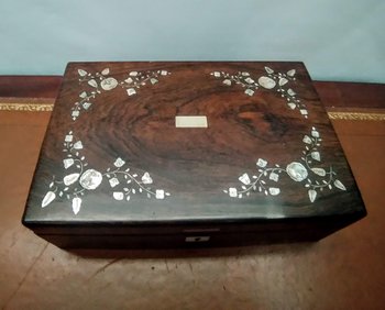 Jewelry box