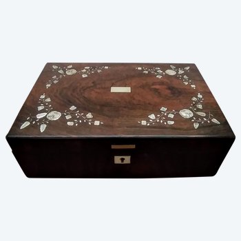 Jewelry box